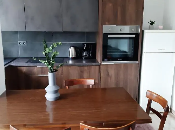 Tea And Tamara Pirovac